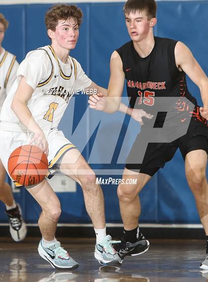 Thumbnail 2 in Mamaroneck vs Pelham (Pelham Holiday Tournament) photogallery.
