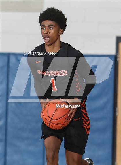 Thumbnail 2 in Mamaroneck vs Pelham (Pelham Holiday Tournament) photogallery.