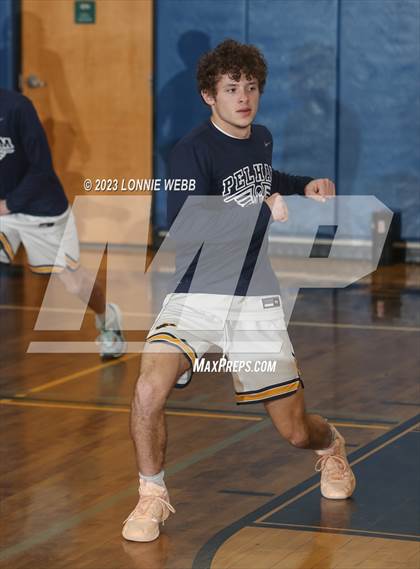Thumbnail 2 in Mamaroneck vs Pelham (Pelham Holiday Tournament) photogallery.