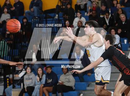 Thumbnail 2 in Mamaroneck vs Pelham (Pelham Holiday Tournament) photogallery.