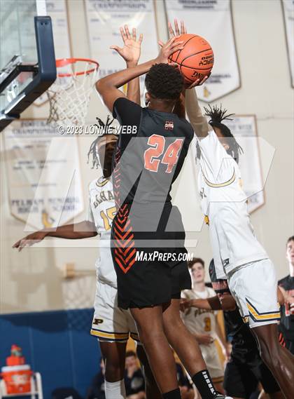 Thumbnail 2 in Mamaroneck vs Pelham (Pelham Holiday Tournament) photogallery.