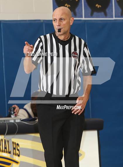 Thumbnail 3 in Mamaroneck vs Pelham (Pelham Holiday Tournament) photogallery.