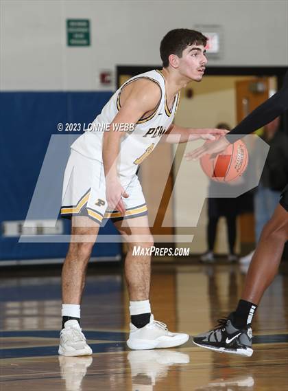 Thumbnail 3 in Mamaroneck vs Pelham (Pelham Holiday Tournament) photogallery.