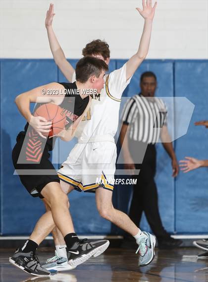 Thumbnail 2 in Mamaroneck vs Pelham (Pelham Holiday Tournament) photogallery.
