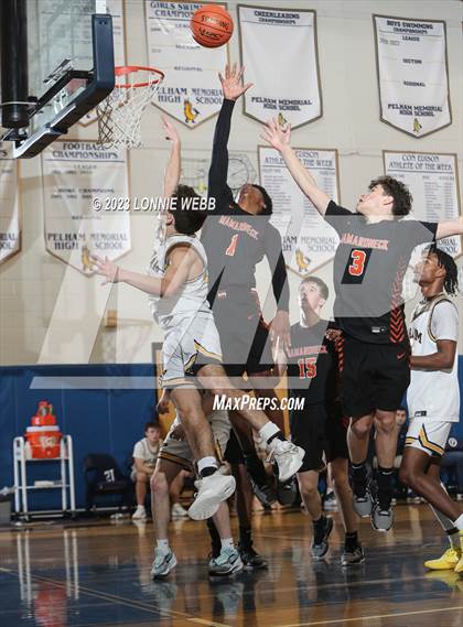 Thumbnail 3 in Mamaroneck vs Pelham (Pelham Holiday Tournament) photogallery.