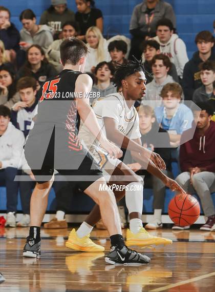 Thumbnail 3 in Mamaroneck vs Pelham (Pelham Holiday Tournament) photogallery.