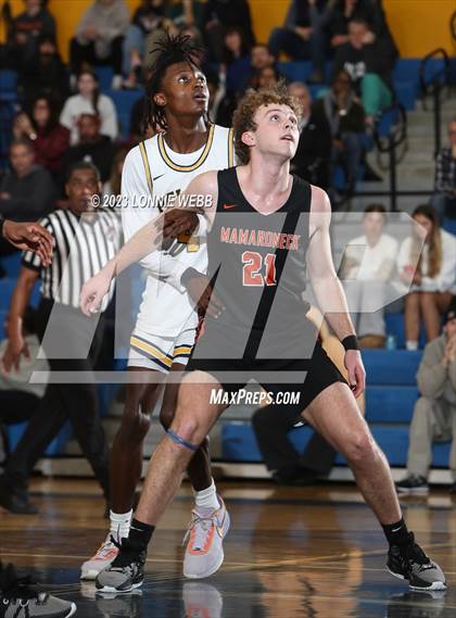 Thumbnail 3 in Mamaroneck vs Pelham (Pelham Holiday Tournament) photogallery.