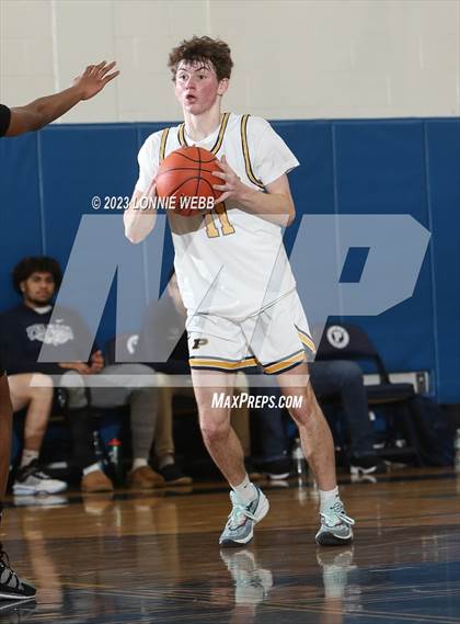 Thumbnail 2 in Mamaroneck vs Pelham (Pelham Holiday Tournament) photogallery.