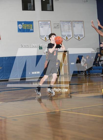 Thumbnail 3 in Mamaroneck vs Pelham (Pelham Holiday Tournament) photogallery.