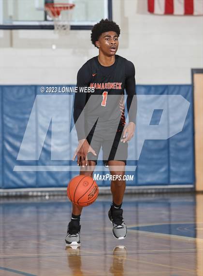 Thumbnail 2 in Mamaroneck vs Pelham (Pelham Holiday Tournament) photogallery.