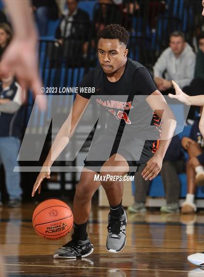 Thumbnail 3 in Mamaroneck vs Pelham (Pelham Holiday Tournament) photogallery.