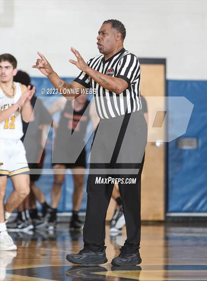 Thumbnail 1 in Mamaroneck vs Pelham (Pelham Holiday Tournament) photogallery.