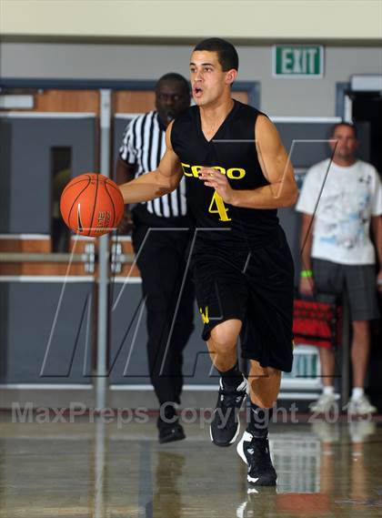 Thumbnail 3 in Chaparral vs. Capistrano Valley (MaxPreps Holiday Classic) photogallery.