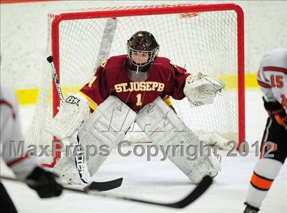 Thumbnail 2 in St. Joseph vs. Ridgefield (FCIAC Tier 1 Semifinal) photogallery.