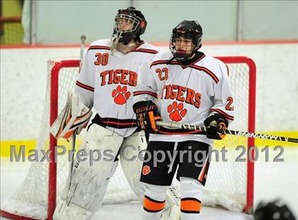 Thumbnail 1 in St. Joseph vs. Ridgefield (FCIAC Tier 1 Semifinal) photogallery.