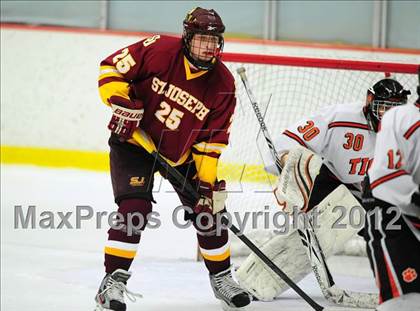 Thumbnail 2 in St. Joseph vs. Ridgefield (FCIAC Tier 1 Semifinal) photogallery.