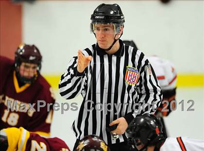 Thumbnail 3 in St. Joseph vs. Ridgefield (FCIAC Tier 1 Semifinal) photogallery.