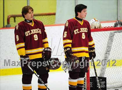Thumbnail 1 in St. Joseph vs. Ridgefield (FCIAC Tier 1 Semifinal) photogallery.