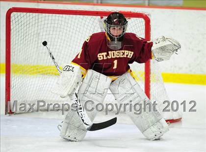Thumbnail 1 in St. Joseph vs. Ridgefield (FCIAC Tier 1 Semifinal) photogallery.