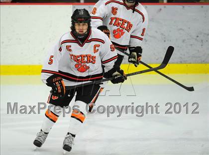Thumbnail 3 in St. Joseph vs. Ridgefield (FCIAC Tier 1 Semifinal) photogallery.