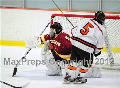 Thumbnail 3 in St. Joseph vs. Ridgefield (FCIAC Tier 1 Semifinal) photogallery.