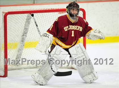 Thumbnail 1 in St. Joseph vs. Ridgefield (FCIAC Tier 1 Semifinal) photogallery.