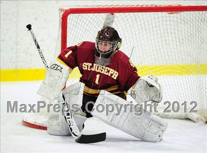 Thumbnail 2 in St. Joseph vs. Ridgefield (FCIAC Tier 1 Semifinal) photogallery.