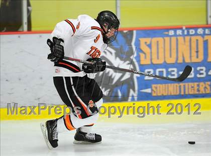 Thumbnail 3 in St. Joseph vs. Ridgefield (FCIAC Tier 1 Semifinal) photogallery.