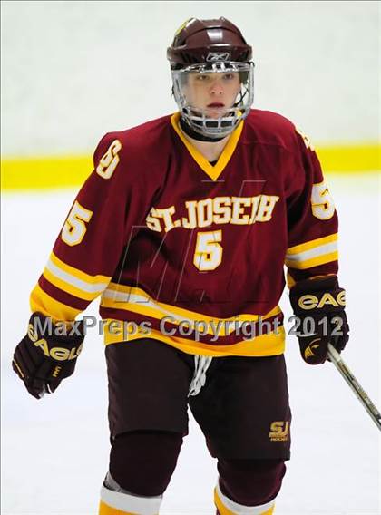 Thumbnail 3 in St. Joseph vs. Ridgefield (FCIAC Tier 1 Semifinal) photogallery.
