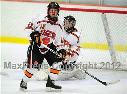 Thumbnail 1 in St. Joseph vs. Ridgefield (FCIAC Tier 1 Semifinal) photogallery.