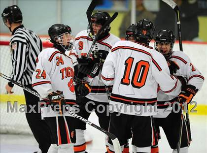 Thumbnail 1 in St. Joseph vs. Ridgefield (FCIAC Tier 1 Semifinal) photogallery.