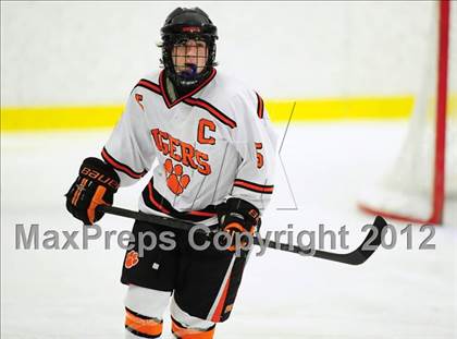 Thumbnail 1 in St. Joseph vs. Ridgefield (FCIAC Tier 1 Semifinal) photogallery.