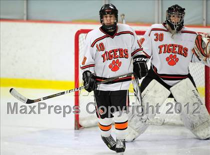 Thumbnail 3 in St. Joseph vs. Ridgefield (FCIAC Tier 1 Semifinal) photogallery.