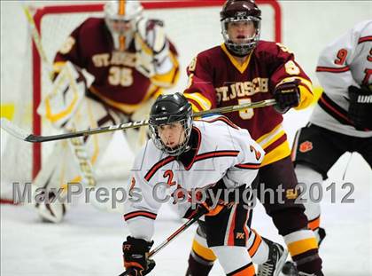 Thumbnail 3 in St. Joseph vs. Ridgefield (FCIAC Tier 1 Semifinal) photogallery.