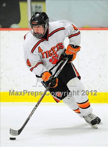 Thumbnail 1 in St. Joseph vs. Ridgefield (FCIAC Tier 1 Semifinal) photogallery.