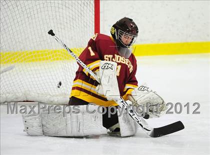 Thumbnail 1 in St. Joseph vs. Ridgefield (FCIAC Tier 1 Semifinal) photogallery.