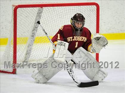Thumbnail 2 in St. Joseph vs. Ridgefield (FCIAC Tier 1 Semifinal) photogallery.