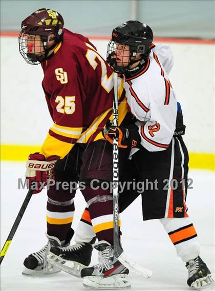 Thumbnail 3 in St. Joseph vs. Ridgefield (FCIAC Tier 1 Semifinal) photogallery.