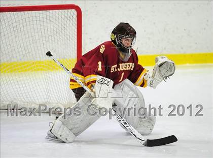 Thumbnail 1 in St. Joseph vs. Ridgefield (FCIAC Tier 1 Semifinal) photogallery.