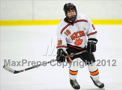 Thumbnail 1 in St. Joseph vs. Ridgefield (FCIAC Tier 1 Semifinal) photogallery.