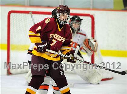 Thumbnail 2 in St. Joseph vs. Ridgefield (FCIAC Tier 1 Semifinal) photogallery.