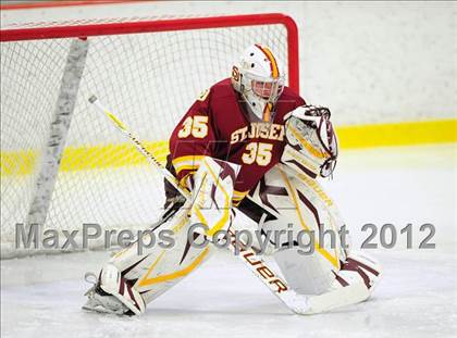 Thumbnail 1 in St. Joseph vs. Ridgefield (FCIAC Tier 1 Semifinal) photogallery.