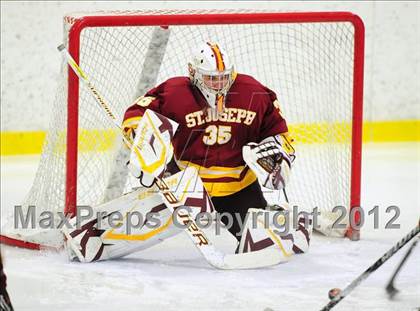 Thumbnail 3 in St. Joseph vs. Ridgefield (FCIAC Tier 1 Semifinal) photogallery.