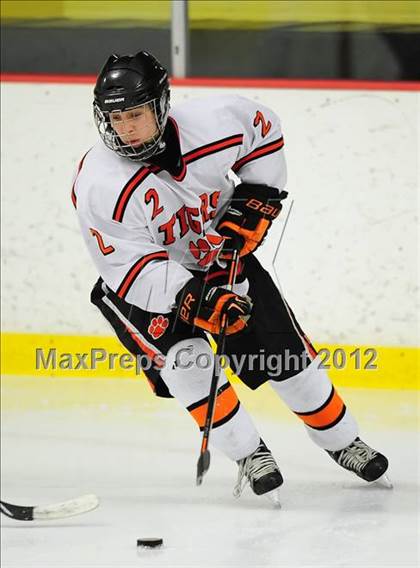 Thumbnail 1 in St. Joseph vs. Ridgefield (FCIAC Tier 1 Semifinal) photogallery.