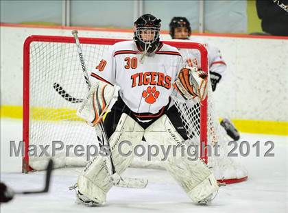 Thumbnail 3 in St. Joseph vs. Ridgefield (FCIAC Tier 1 Semifinal) photogallery.
