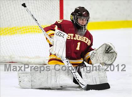 Thumbnail 2 in St. Joseph vs. Ridgefield (FCIAC Tier 1 Semifinal) photogallery.