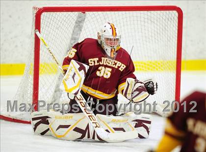 Thumbnail 3 in St. Joseph vs. Ridgefield (FCIAC Tier 1 Semifinal) photogallery.