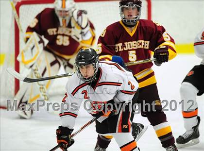 Thumbnail 1 in St. Joseph vs. Ridgefield (FCIAC Tier 1 Semifinal) photogallery.