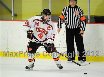 Thumbnail 2 in St. Joseph vs. Ridgefield (FCIAC Tier 1 Semifinal) photogallery.