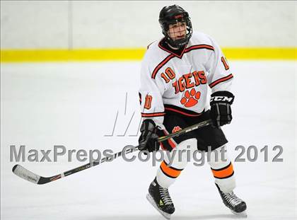 Thumbnail 3 in St. Joseph vs. Ridgefield (FCIAC Tier 1 Semifinal) photogallery.